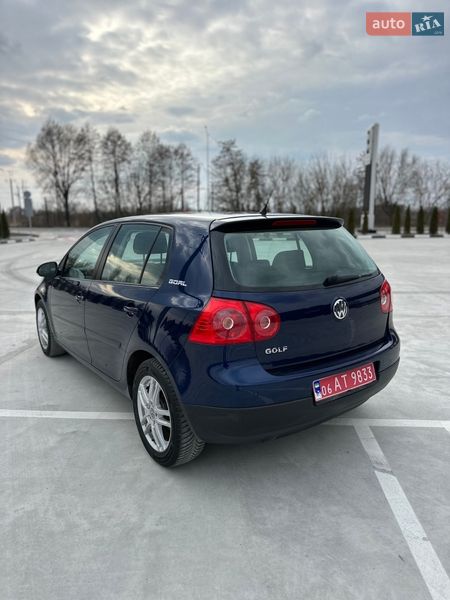 Хэтчбек Volkswagen Golf 2006 в Звягеле