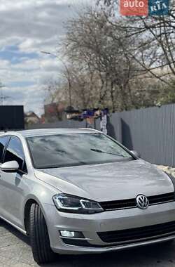 Хэтчбек Volkswagen Golf 2014 в Ужгороде