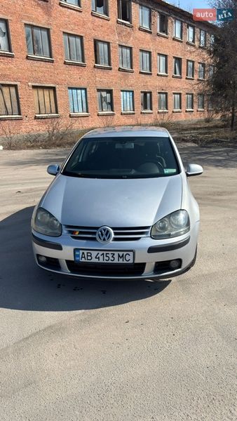 Volkswagen Golf 2004