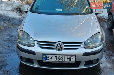 Хэтчбек Volkswagen Golf 2004 в Ровно