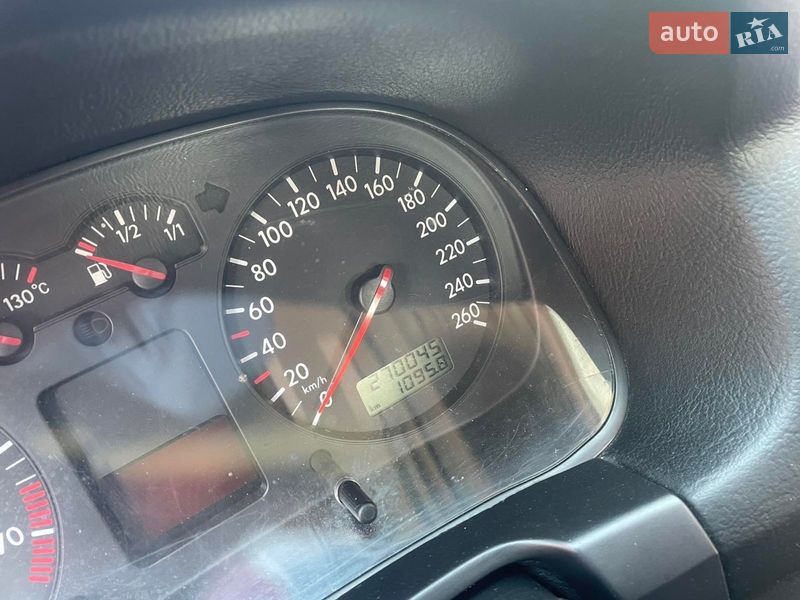 Хэтчбек Volkswagen Golf 2001 в Коростышеве