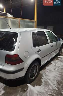 Хетчбек Volkswagen Golf 2001 в Хмельницькому