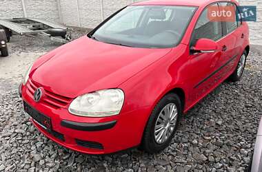 Хэтчбек Volkswagen Golf 2004 в Дубно
