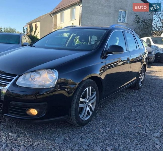Универсал Volkswagen Golf 2009 в Шумске