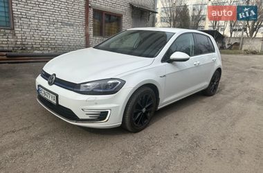 Хэтчбек Volkswagen Golf 2019 в Львове