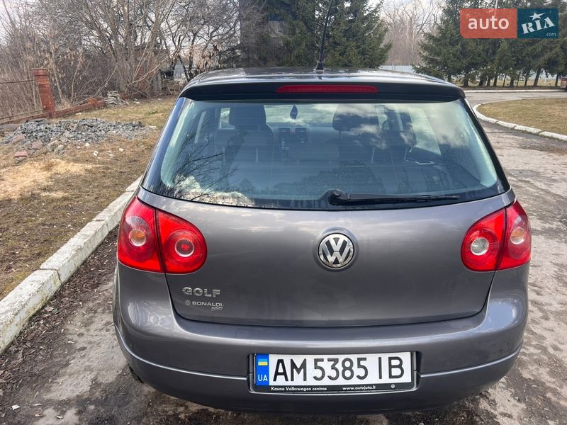 Хэтчбек Volkswagen Golf 2006 в Бердичеве