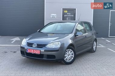 Хетчбек Volkswagen Golf 2006 в Нововолинську