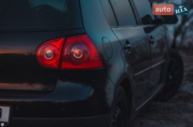 Хэтчбек Volkswagen Golf 2006 в Черкассах