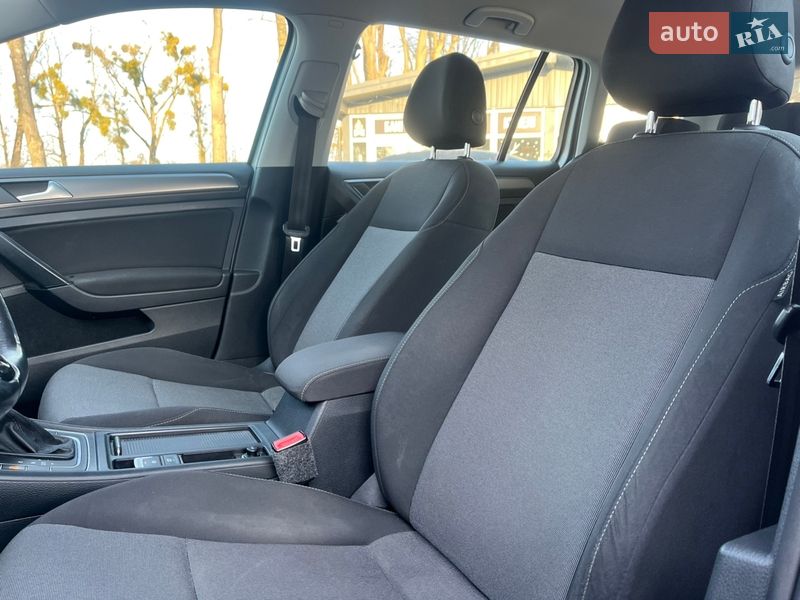 Универсал Volkswagen Golf 2015 в Львове