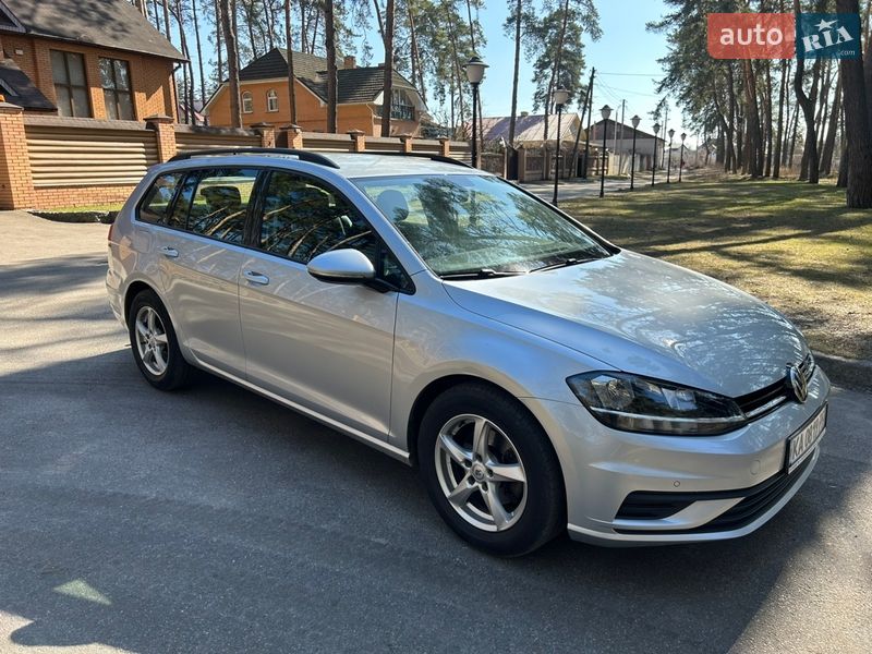 Универсал Volkswagen Golf 2018 в Чернигове