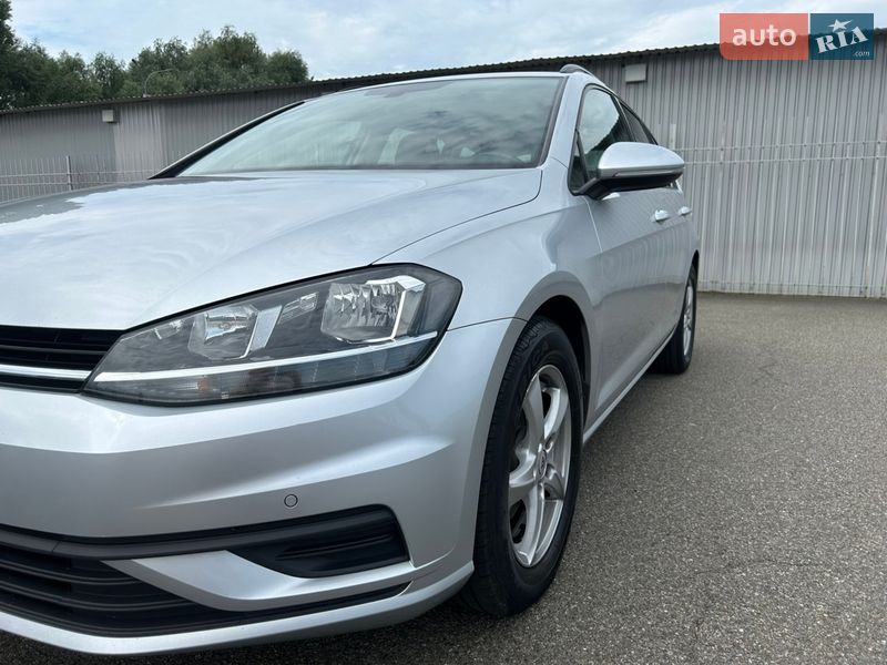 Универсал Volkswagen Golf 2018 в Чернигове