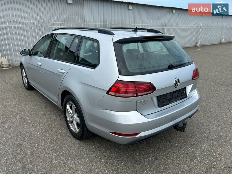 Универсал Volkswagen Golf 2018 в Чернигове