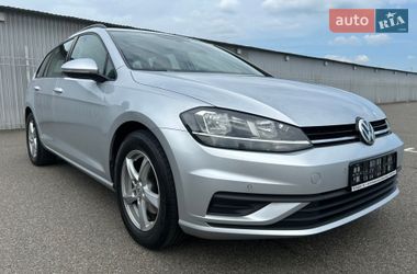 Универсал Volkswagen Golf 2018 в Чернигове