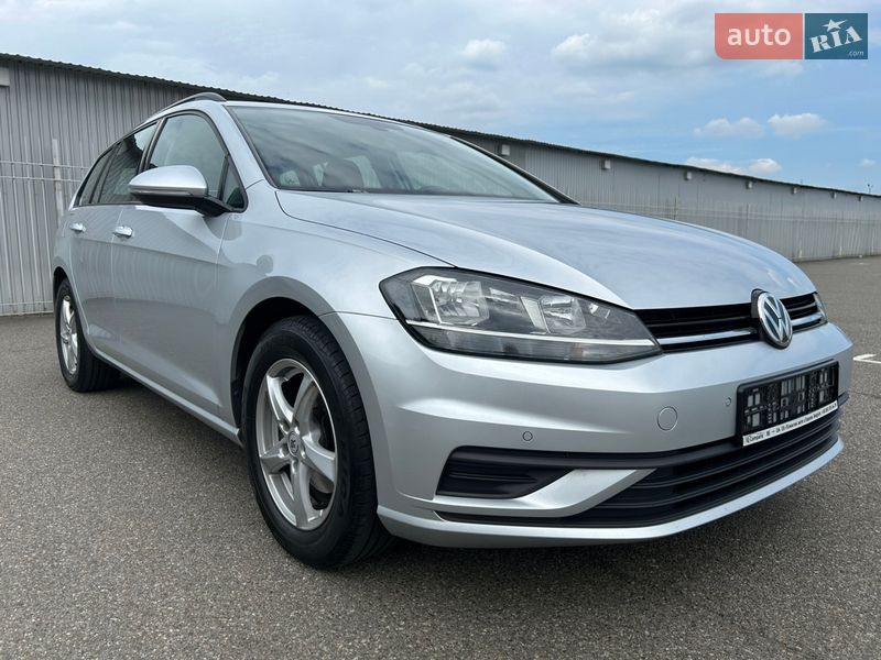 Универсал Volkswagen Golf 2018 в Чернигове