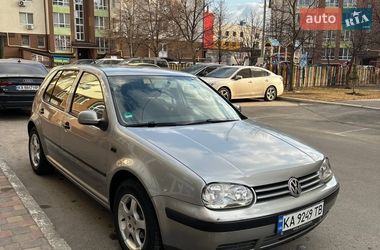 Хэтчбек Volkswagen Golf 2002 в Киеве
