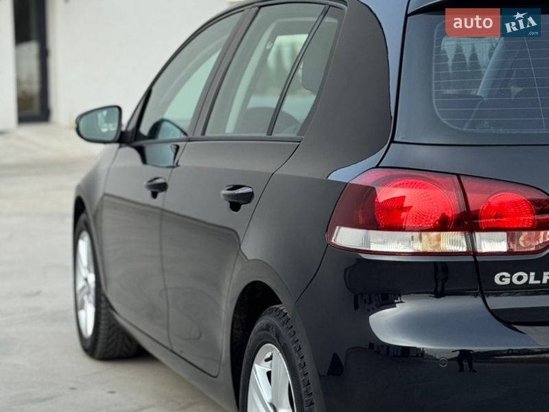 Хетчбек Volkswagen Golf 2010 в Луцьку