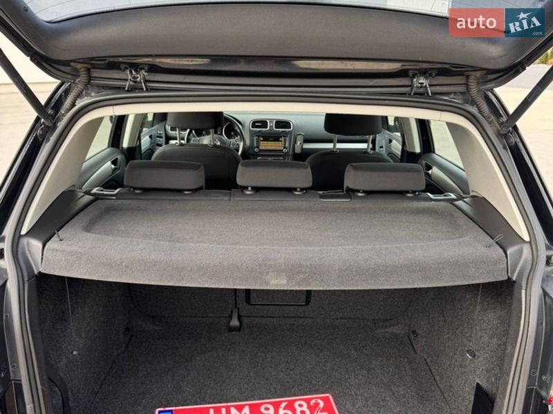 Хетчбек Volkswagen Golf 2010 в Луцьку