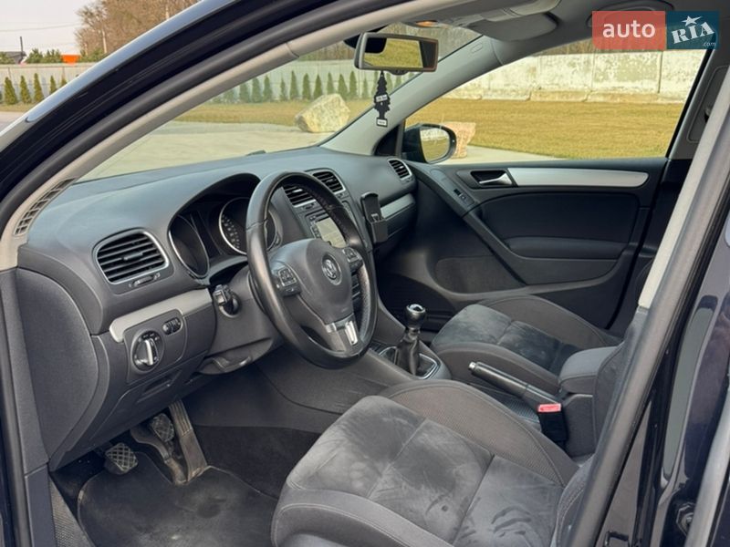 Хетчбек Volkswagen Golf 2010 в Луцьку