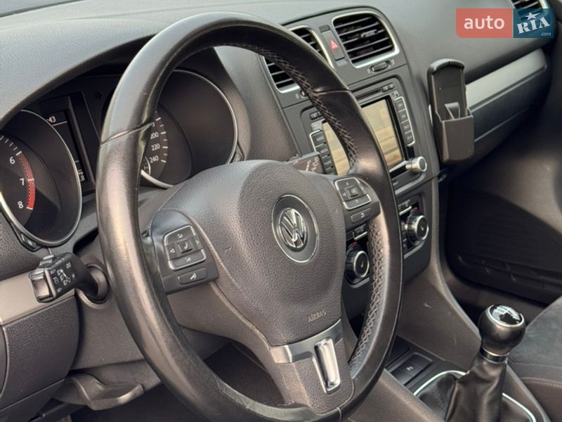 Хетчбек Volkswagen Golf 2010 в Луцьку
