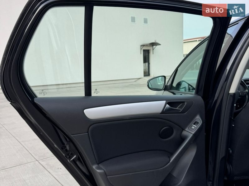 Хетчбек Volkswagen Golf 2010 в Луцьку