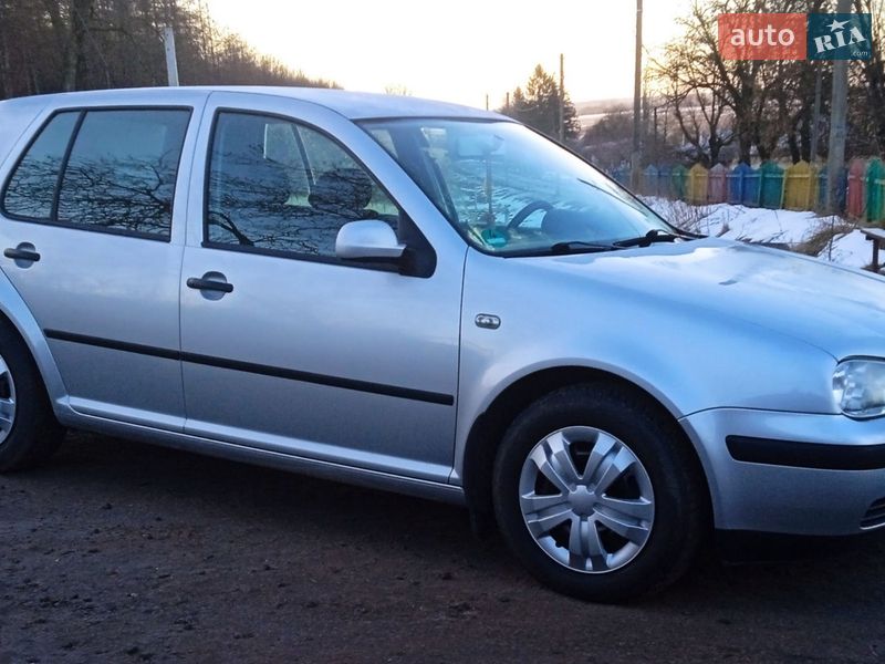 Хэтчбек Volkswagen Golf 2001 в Хмельницком
