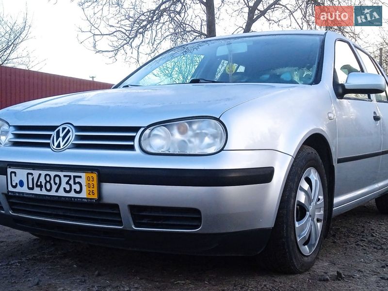 Хэтчбек Volkswagen Golf 2001 в Хмельницком