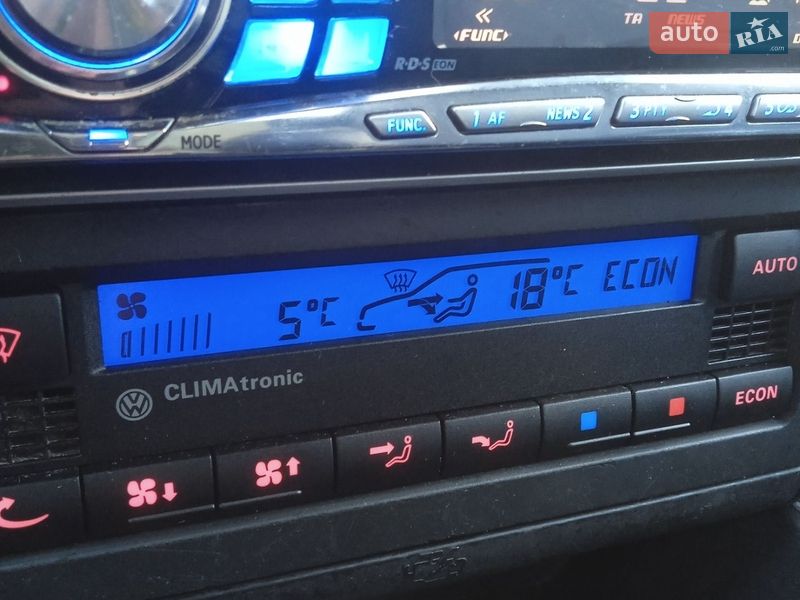 Хэтчбек Volkswagen Golf 2001 в Хмельницком