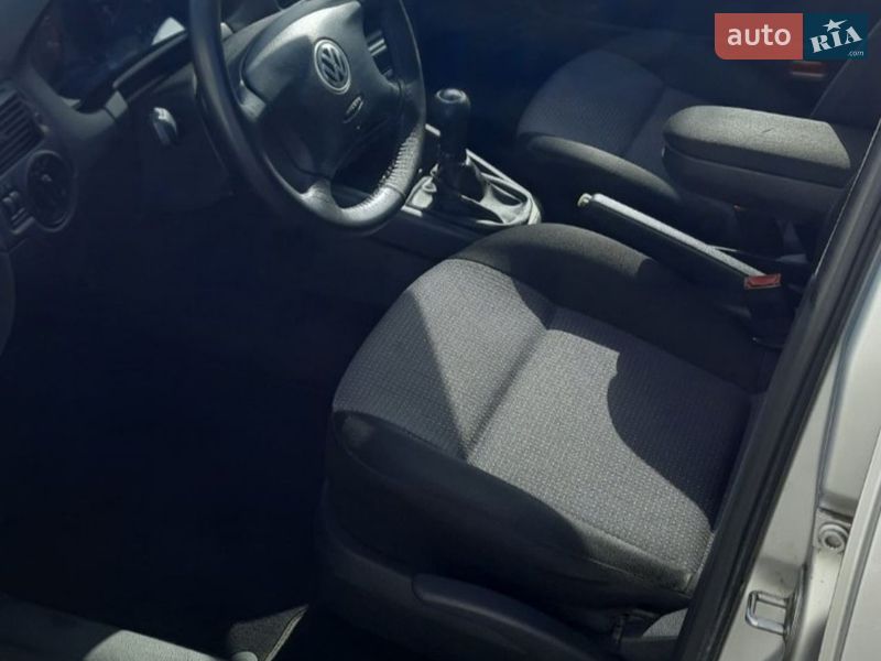 Хэтчбек Volkswagen Golf 2001 в Хмельницком