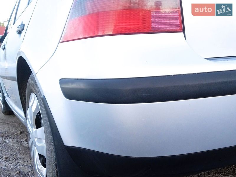 Хэтчбек Volkswagen Golf 2001 в Хмельницком
