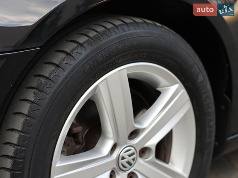 Универсал Volkswagen Golf 2011 в Луцке