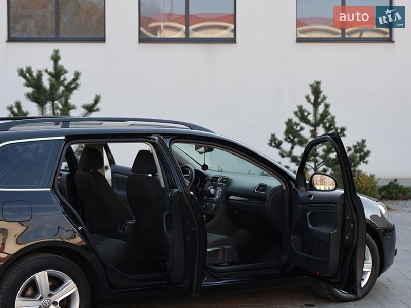 Универсал Volkswagen Golf 2011 в Луцке