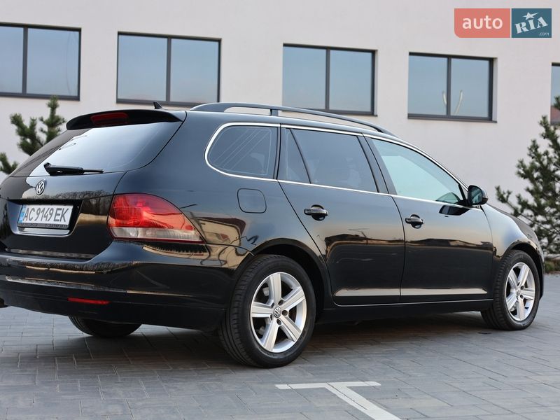 Универсал Volkswagen Golf 2011 в Луцке