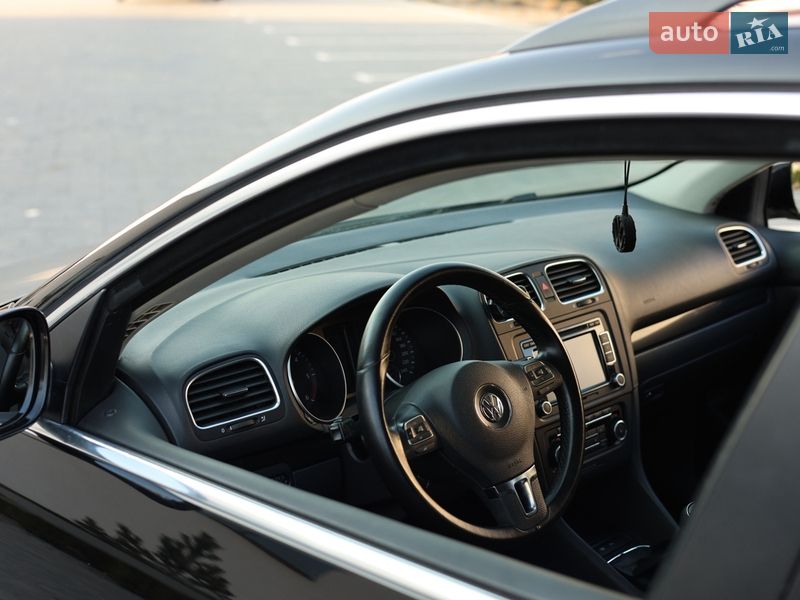 Универсал Volkswagen Golf 2011 в Луцке