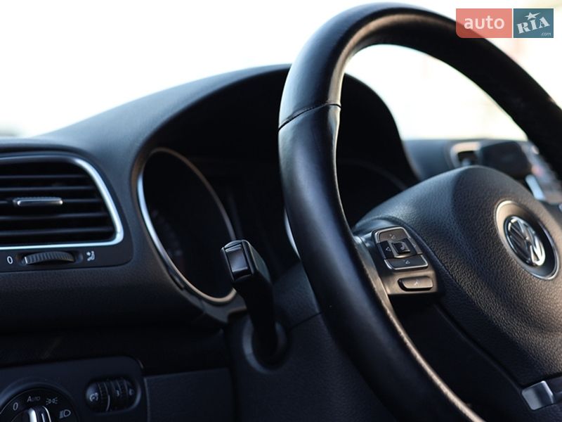 Универсал Volkswagen Golf 2011 в Луцке
