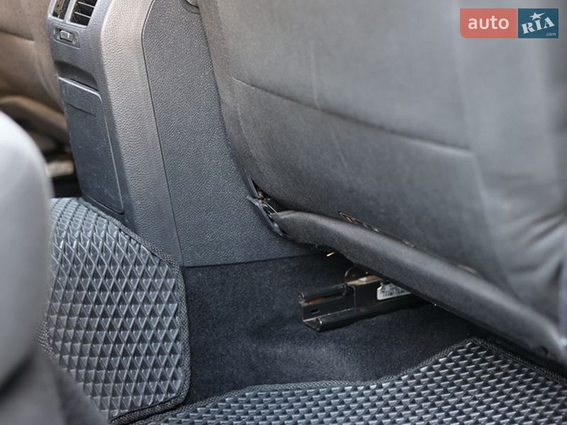 Универсал Volkswagen Golf 2011 в Луцке