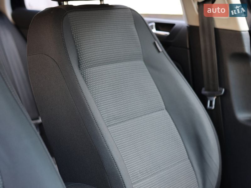 Универсал Volkswagen Golf 2011 в Луцке