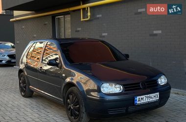 Хетчбек Volkswagen Golf 2002 в Житомирі