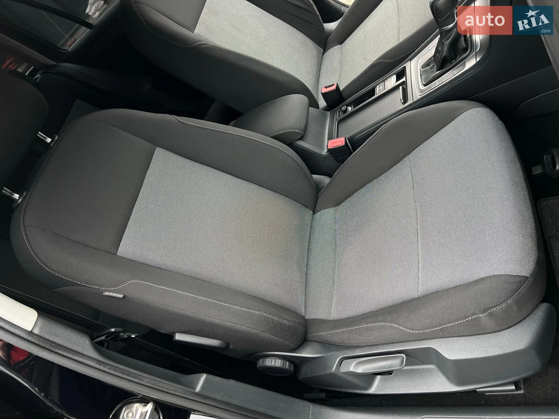 Volkswagen Golf 2015 VIN WVWZZZAUZFP634334 фото оголошення 48 з 96
