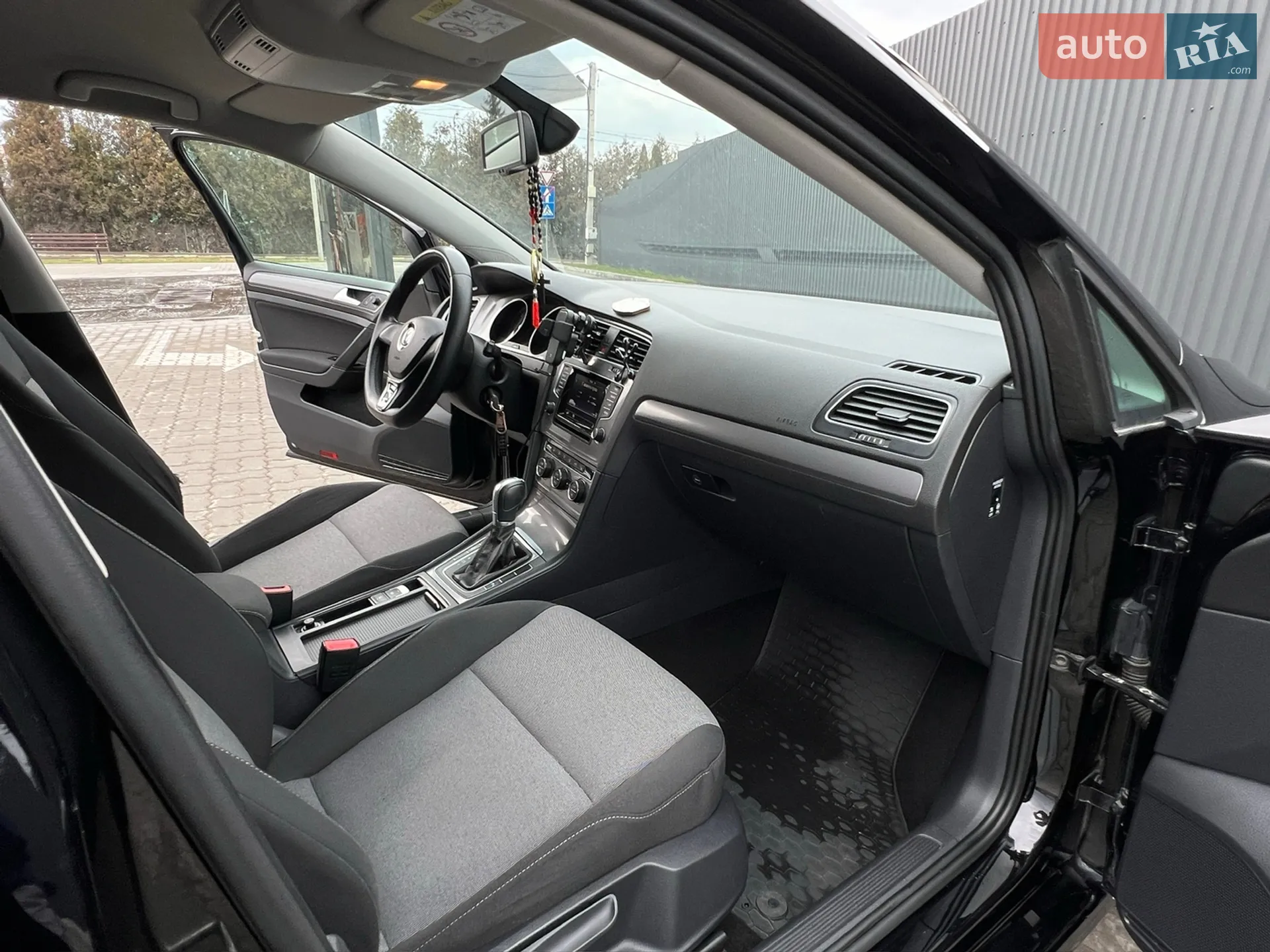 Volkswagen Golf 2015 VIN WVWZZZAUZFP634334 фото оголошення 63 з 96