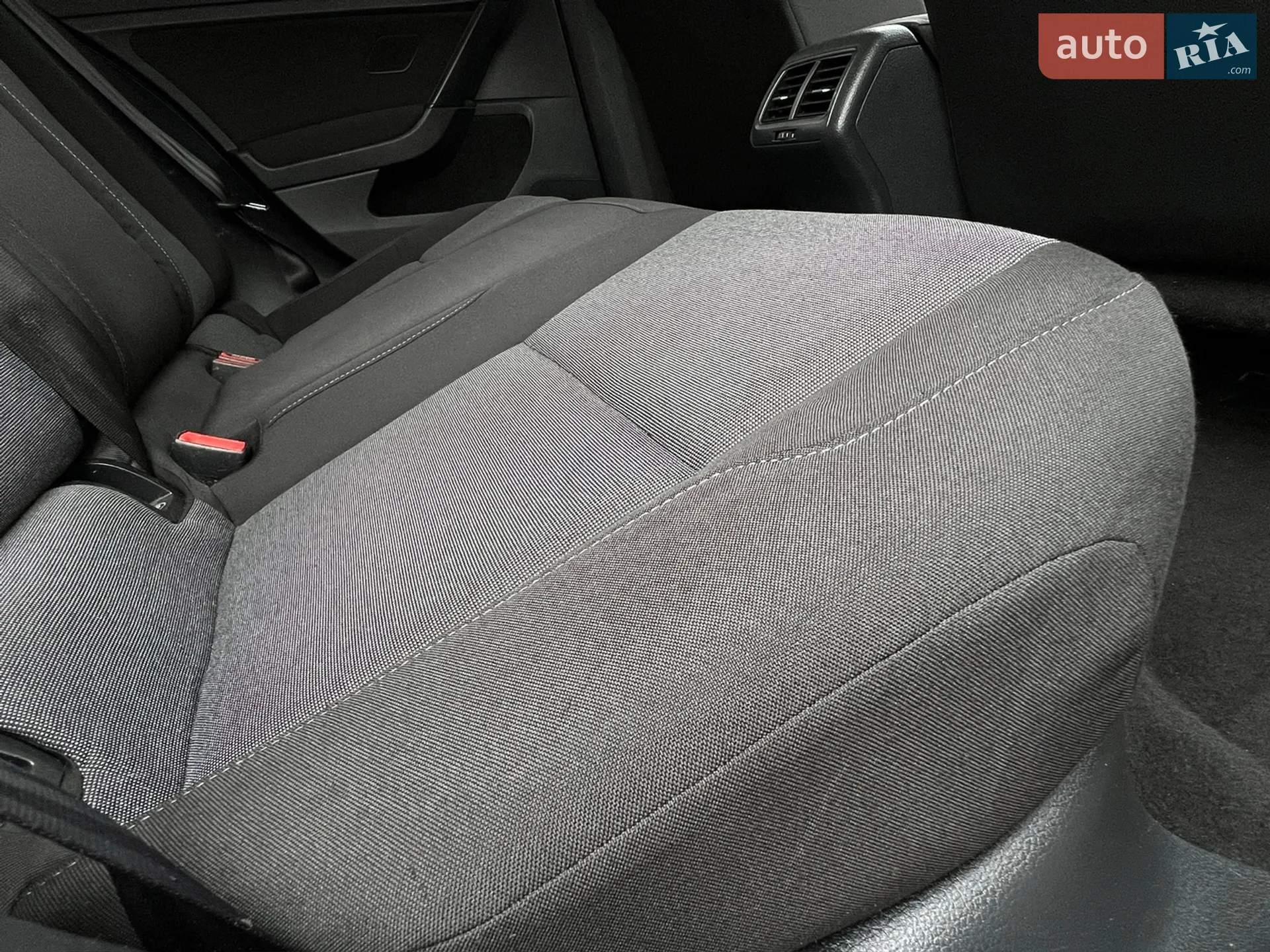Volkswagen Golf 2015 VIN WVWZZZAUZFP634334 фото оголошення 75 з 96