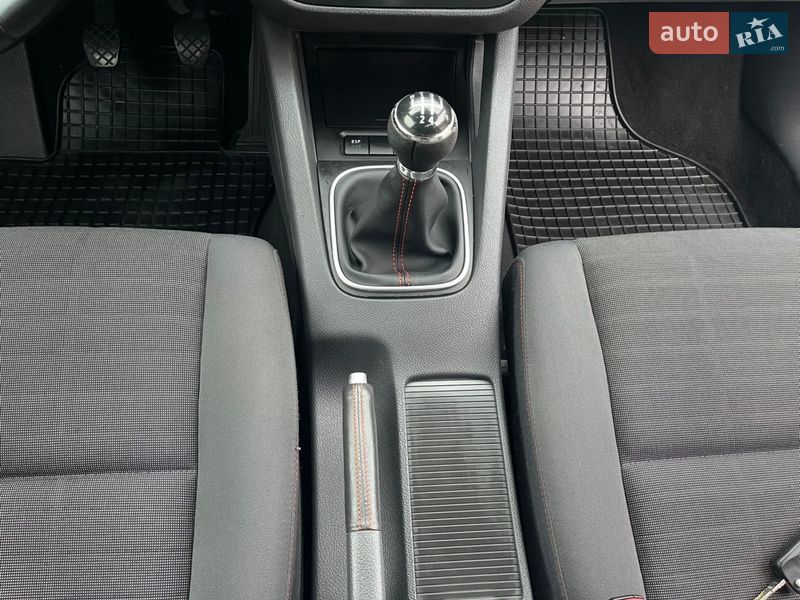 Хэтчбек Volkswagen Golf 2007 в Калуше