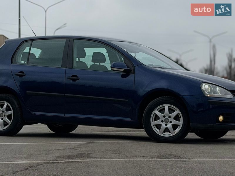 Хэтчбек Volkswagen Golf 2006 в Запорожье