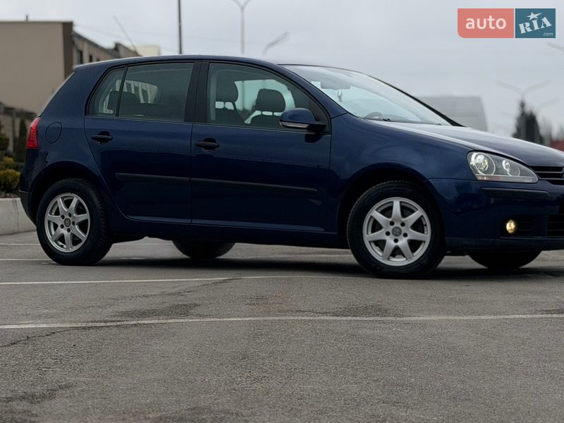 Хэтчбек Volkswagen Golf 2006 в Запорожье