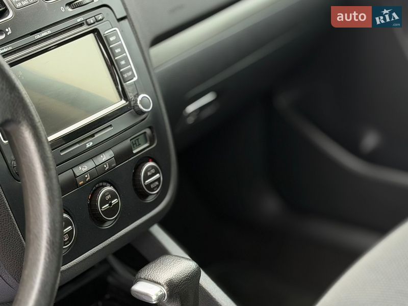 Хэтчбек Volkswagen Golf 2006 в Запорожье