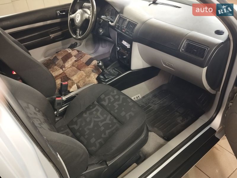 Хэтчбек Volkswagen Golf 1998 в Бершади