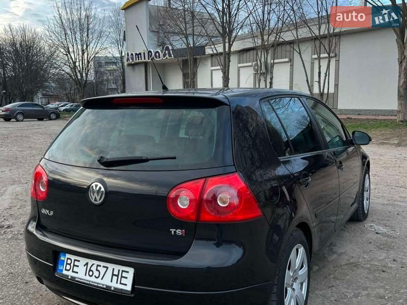 Хэтчбек Volkswagen Golf 2008 в Первомайске