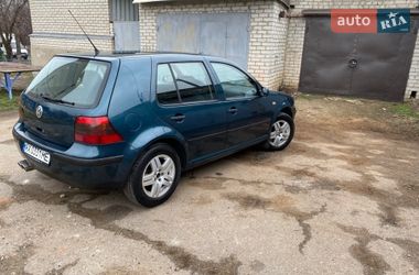 Хэтчбек Volkswagen Golf 2002 в Харькове