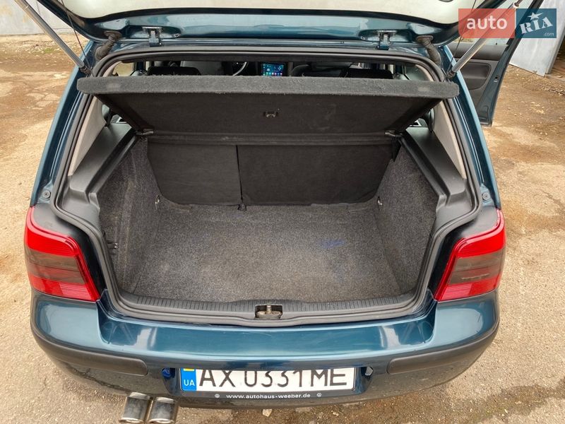 Хэтчбек Volkswagen Golf 2002 в Харькове