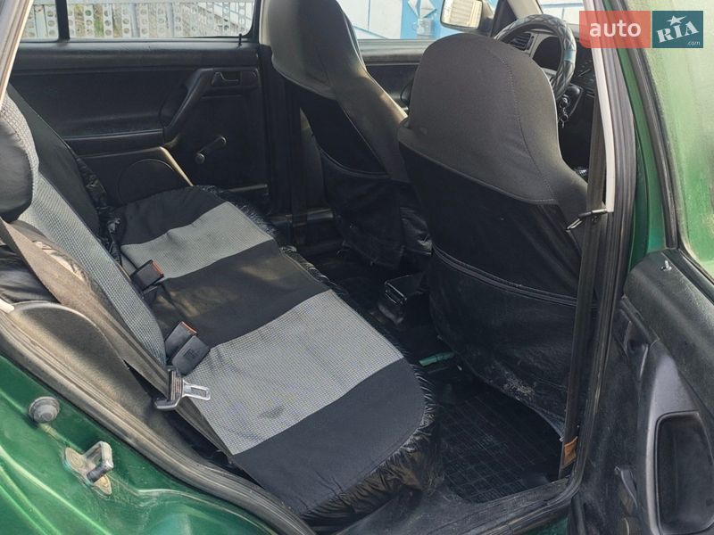 Хэтчбек Volkswagen Golf 1993 в Монастырище