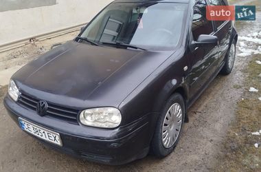 Хэтчбек Volkswagen Golf 2002 в Сторожинце